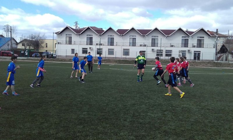 Azi s-a jucat gimaziada la rugby-tag in Campina, etapa judeteana. Sportul va intra de anul viitor in programa scolara