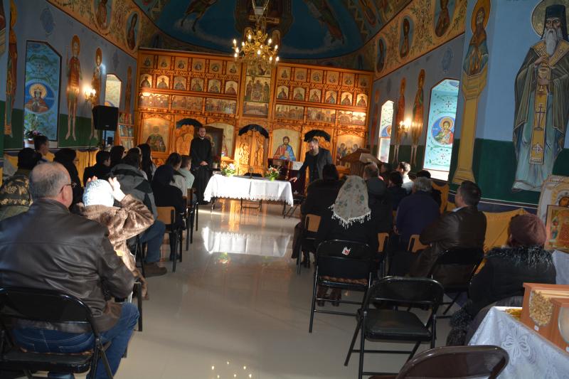 Reteta de succes! Preotul din Bobolia a umplut biserica cu tineri, datorita lui Nelu Curca, din serialul La Bloc